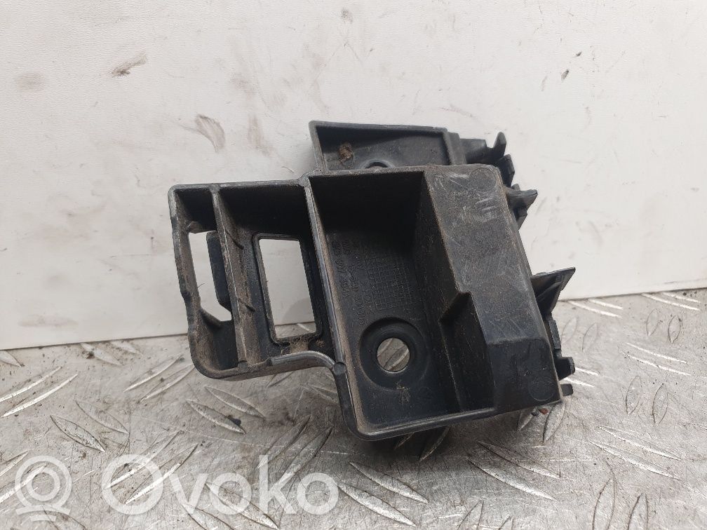 Volkswagen Golf VI Uchwyt / Mocowanie zderzaka tylnego 
