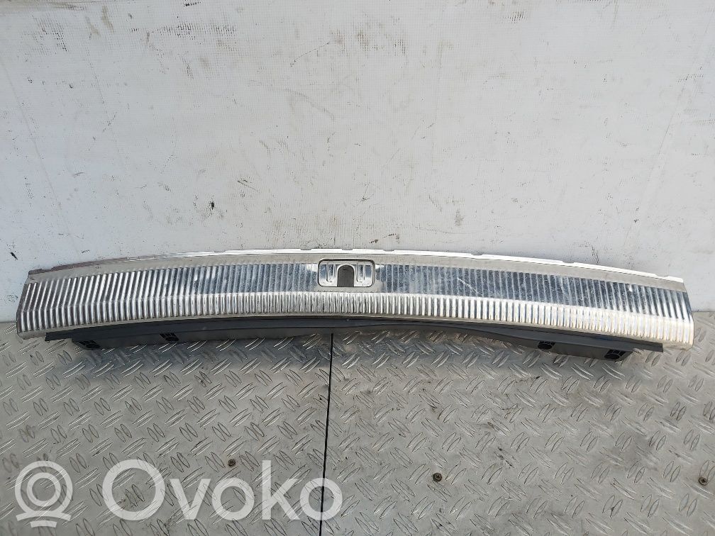 Audi A6 S6 C6 4F Bagažinės slenksčio apdaila 