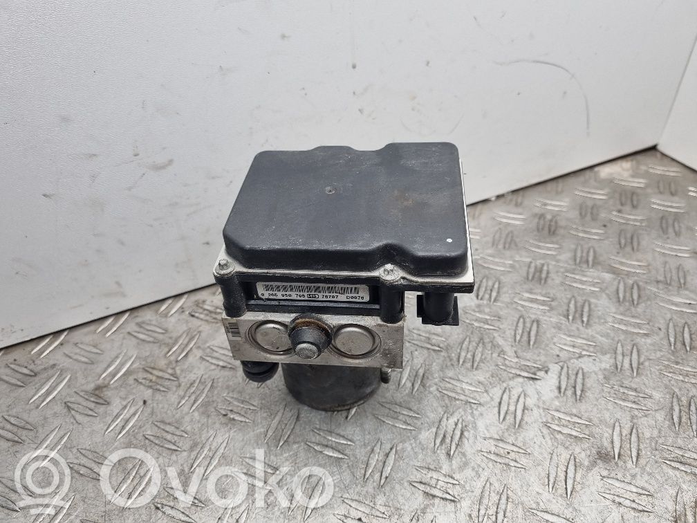Subaru Impreza III ABS Pump 