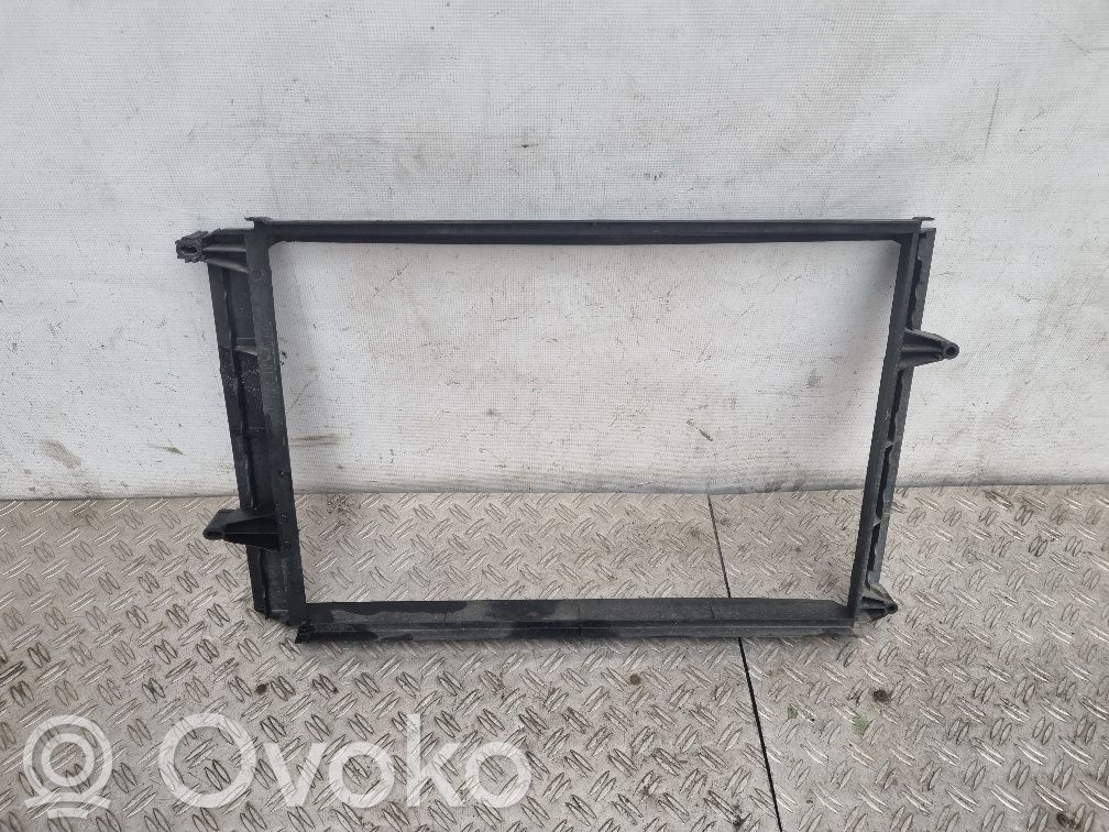 Volvo V70 Radiator trim 