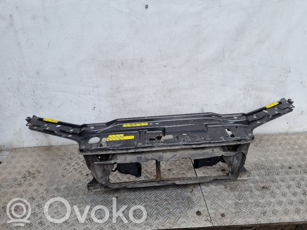 Volvo V70 Панель радиаторов 