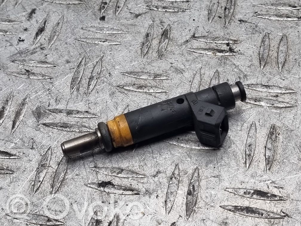 BMW 7 E65 E66 Fuel injector 