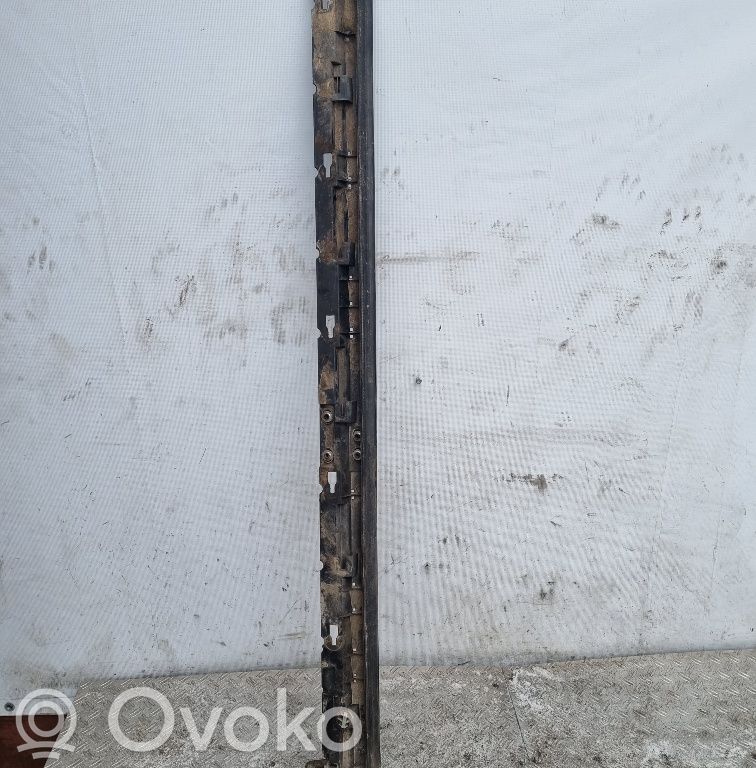 Mazda CX-7 Side skirt front trim 