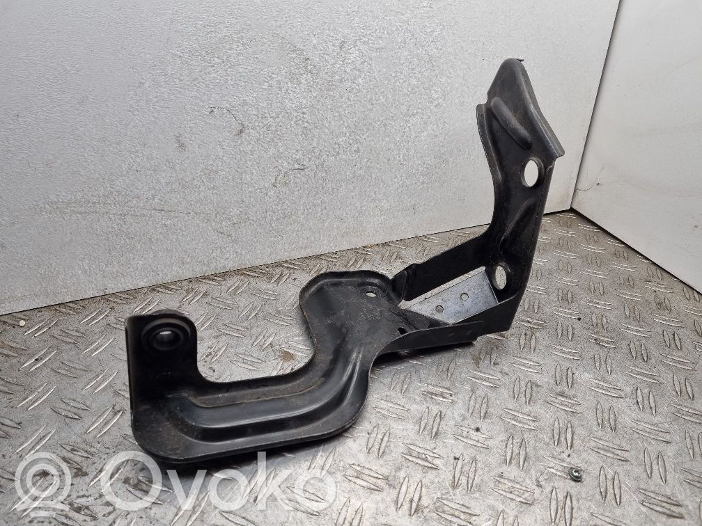 Audi A6 S6 C6 4F Intercooler pipe mounting bracket 