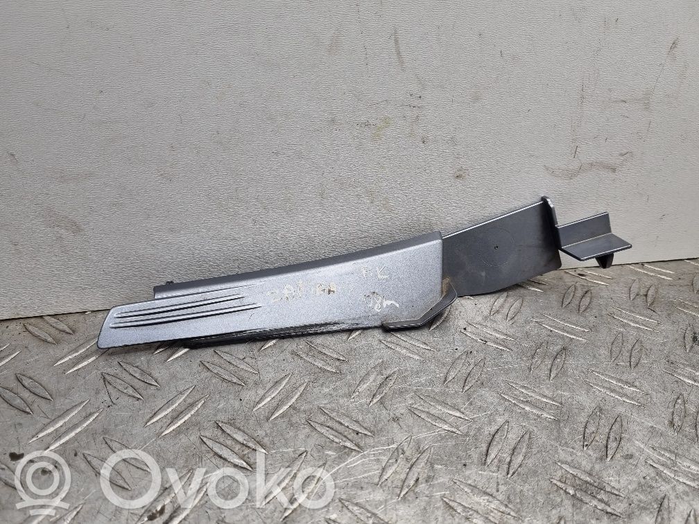 Opel Zafira B Moldura del borde del guardabarros 