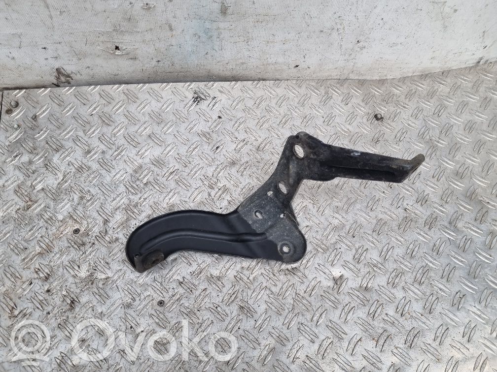 Audi A6 S6 C6 4F Intercooler pipe mounting bracket 