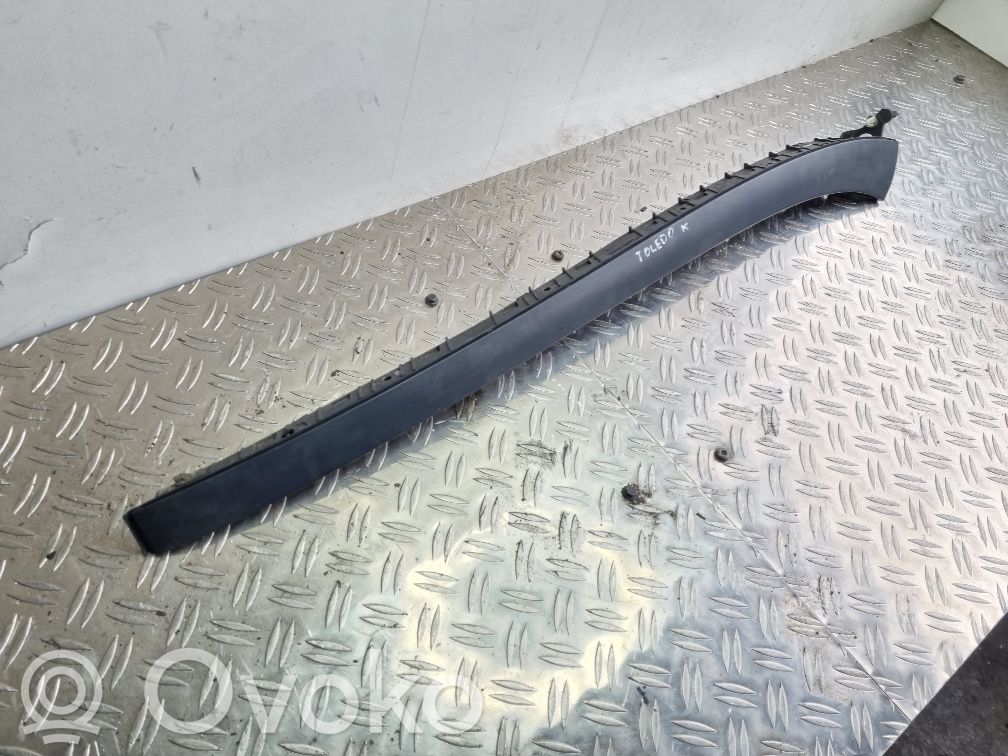 Seat Toledo III (5P) Windshield trim 