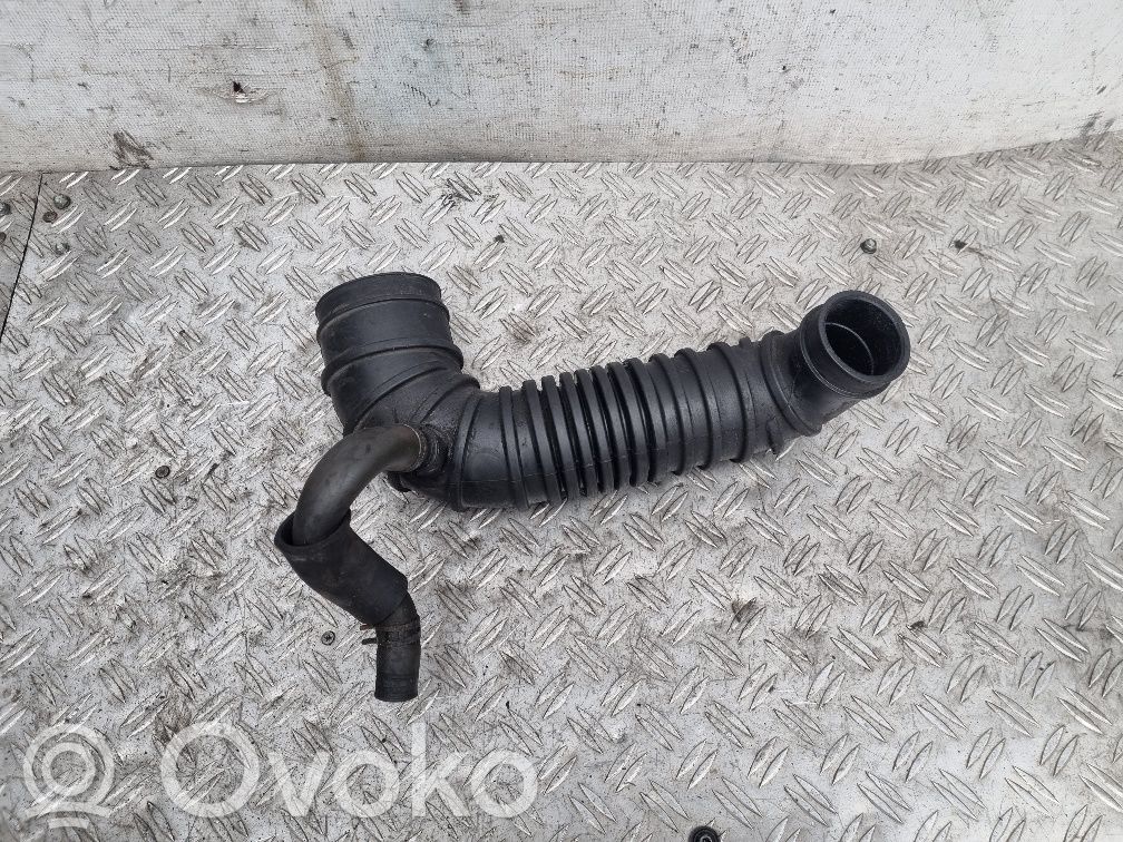 Mitsubishi Pajero Oro vamzdis į turbiną 
