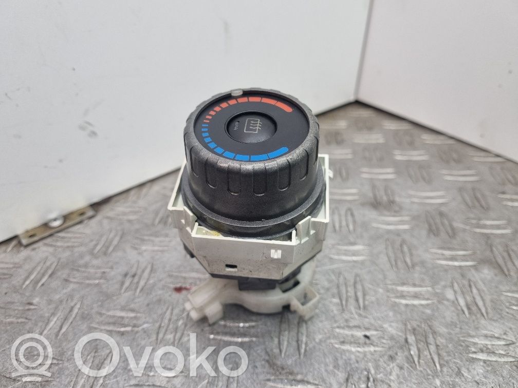Toyota Yaris Climate control unit 