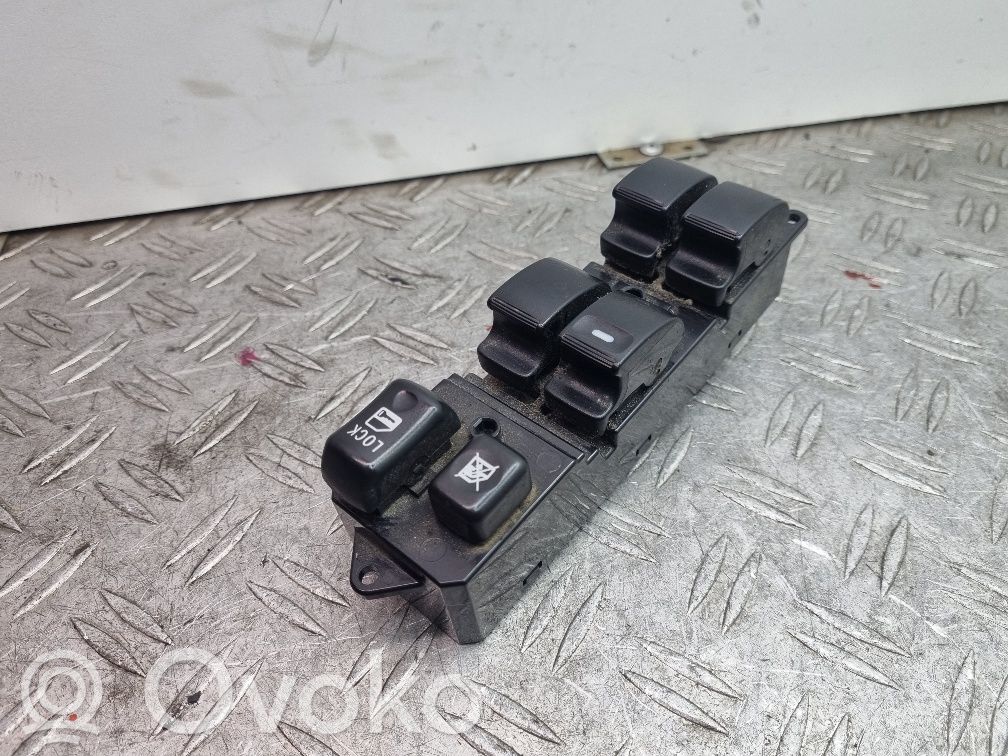 Mitsubishi Outlander Electric window control switch 