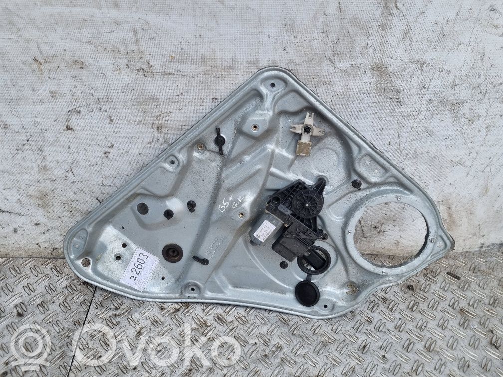 Volkswagen PASSAT B5.5 Elektryczny podnośnik szyby drzwi tylnych 
