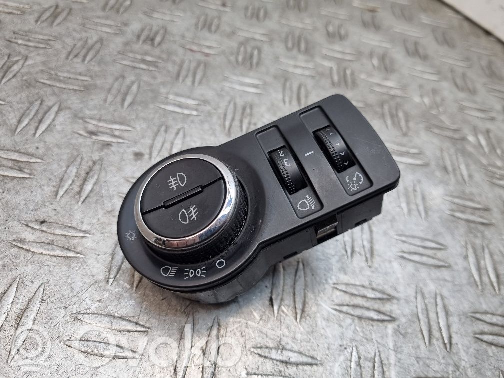 Opel Astra J Light switch 