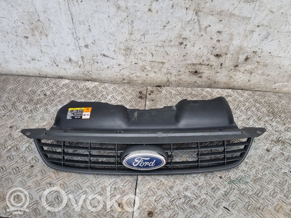 Ford Focus Front bumper upper radiator grill 