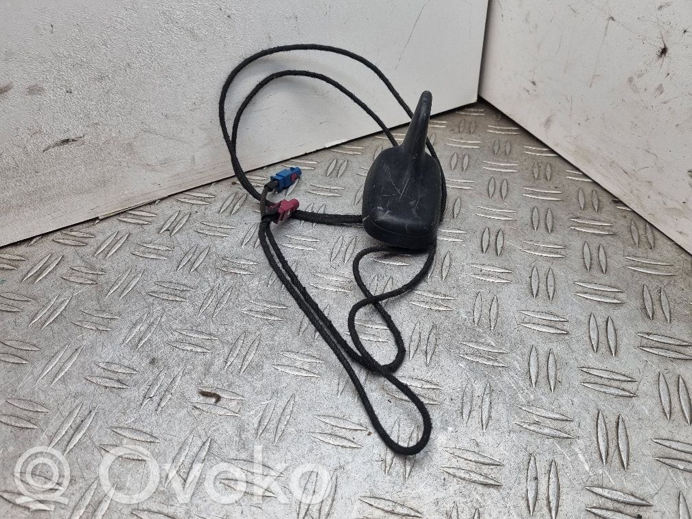 Audi Q7 4L GPS-pystyantenni 