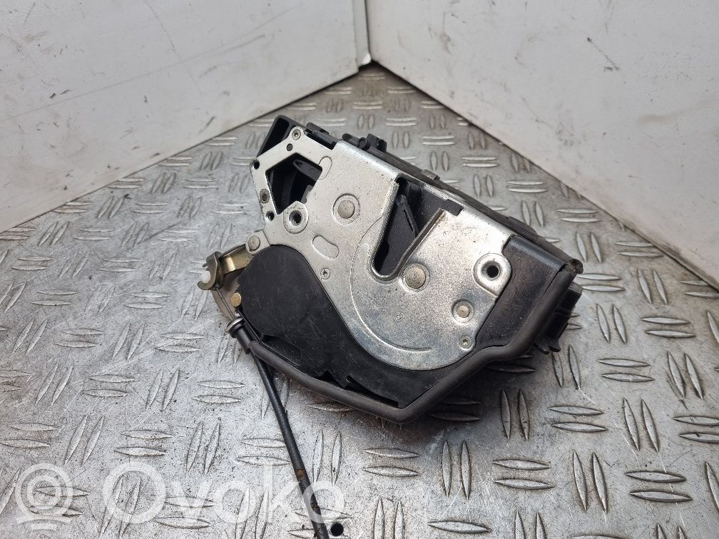 Rear door lock   7012146