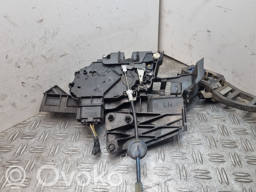 Ford Focus Aizmugurē slēdzene 