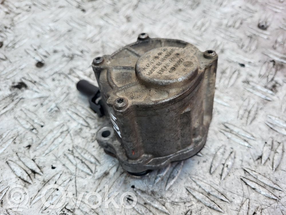 Mercedes-Benz C W204 Vacuum pump 