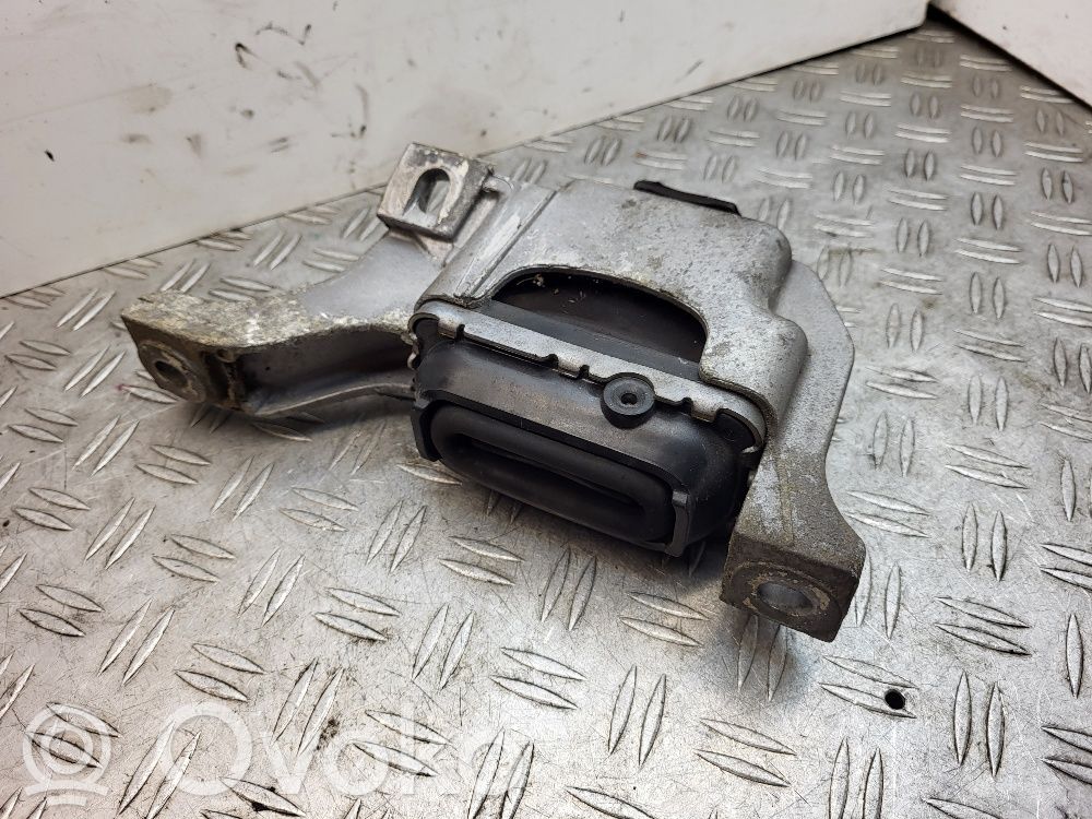 Mini One - Cooper Coupe R56 Engine mount bracket 
