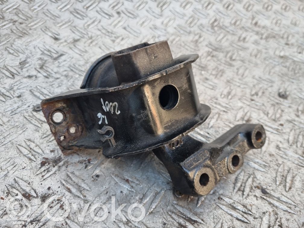 Peugeot 2008 I Engine mount bracket 