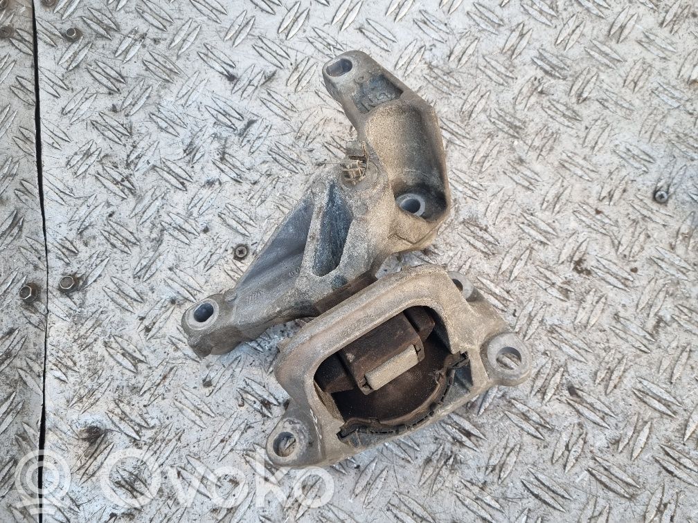 Renault Megane III Engine mount bracket 