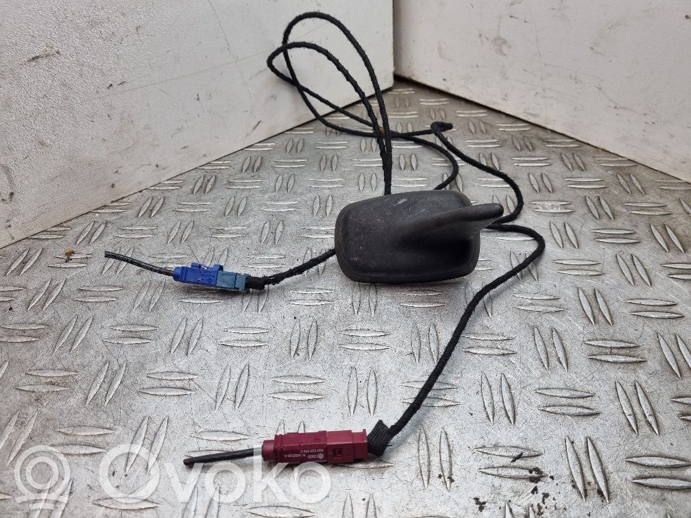 GPS-pystyantenni   4L0035503B