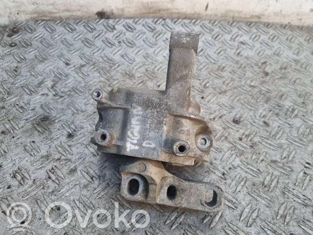 Engine mount bracket   5N0199262E
