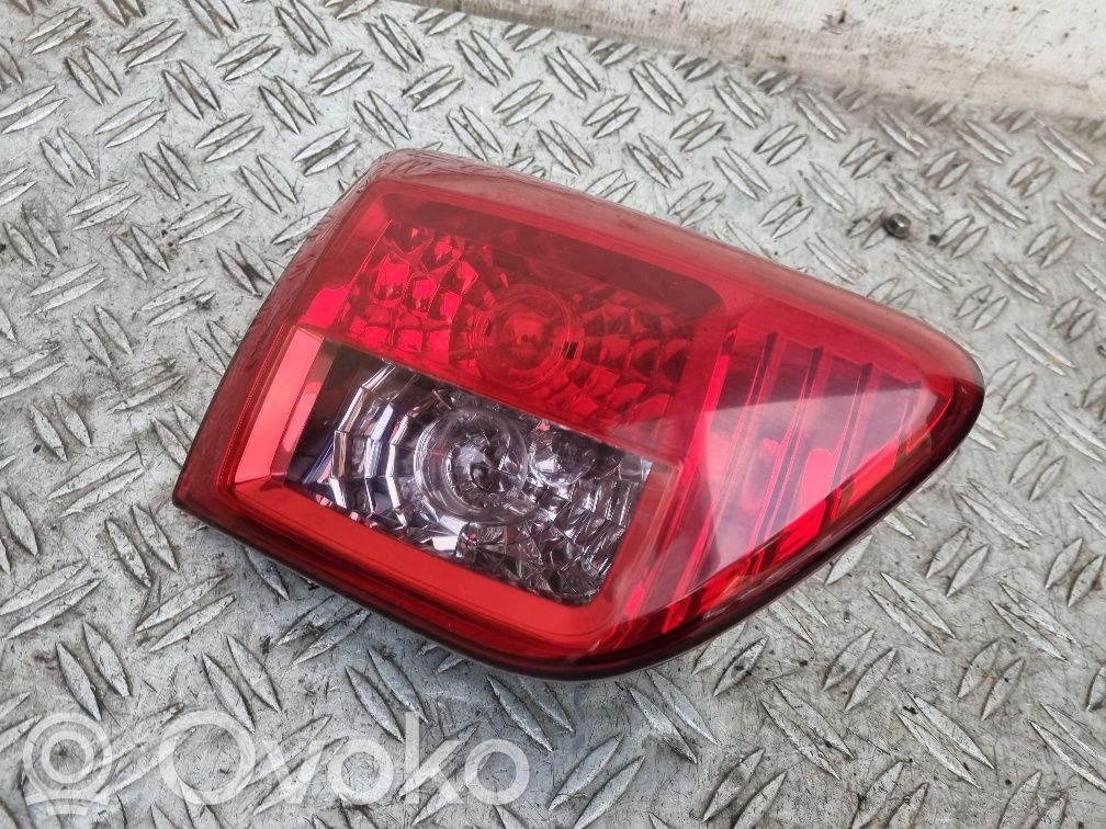 Peugeot 4007 Luces portón trasero/de freno 