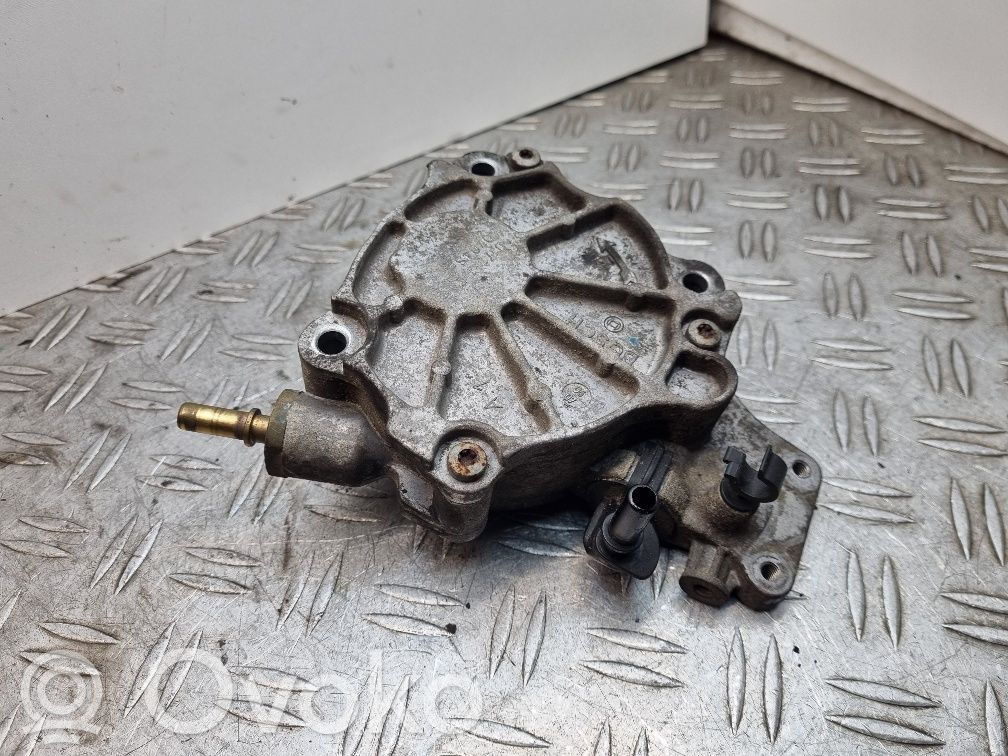 Peugeot 4007 Vacuum pump 
