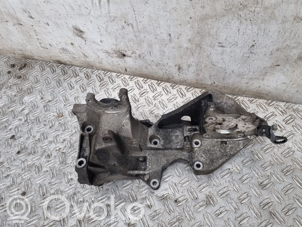 Audi A4 S4 B8 8K Generator/alternator bracket 