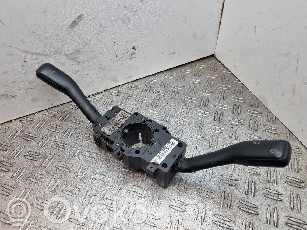 Skoda Fabia Mk1 (6Y) Wiper turn signal indicator stalk/switch 