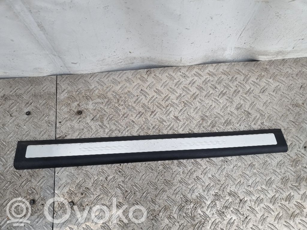 Opel Astra H Listwa progowa przednia 
