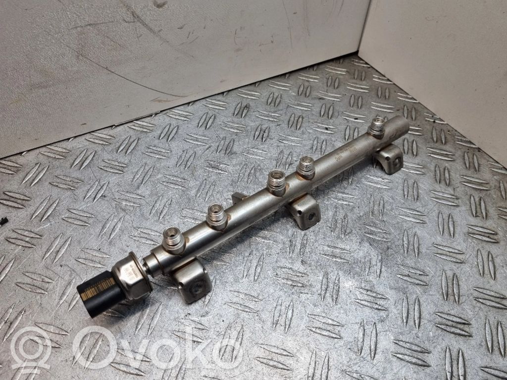 BMW 1 E81 E87 Fuel main line pipe 