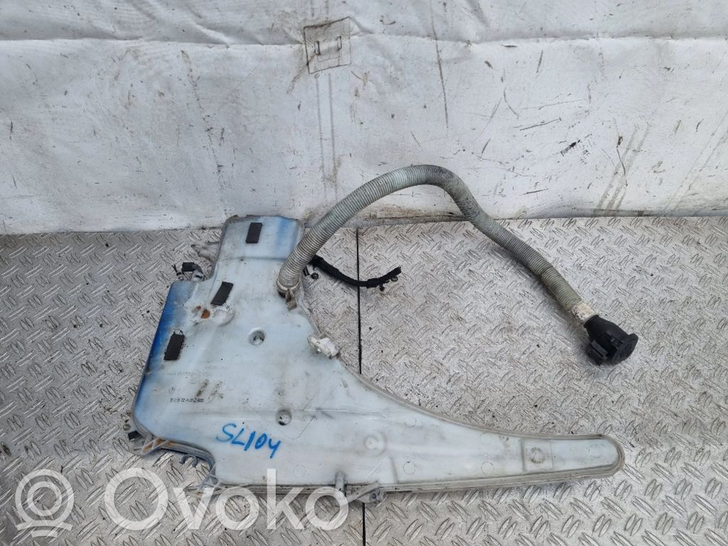 BMW 1 E82 E88 Langų skysčio bakelis 