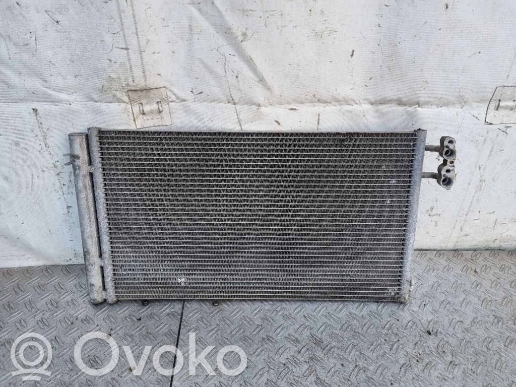 BMW 1 E81 E87 Gaisa kondicioniera dzeses radiators 