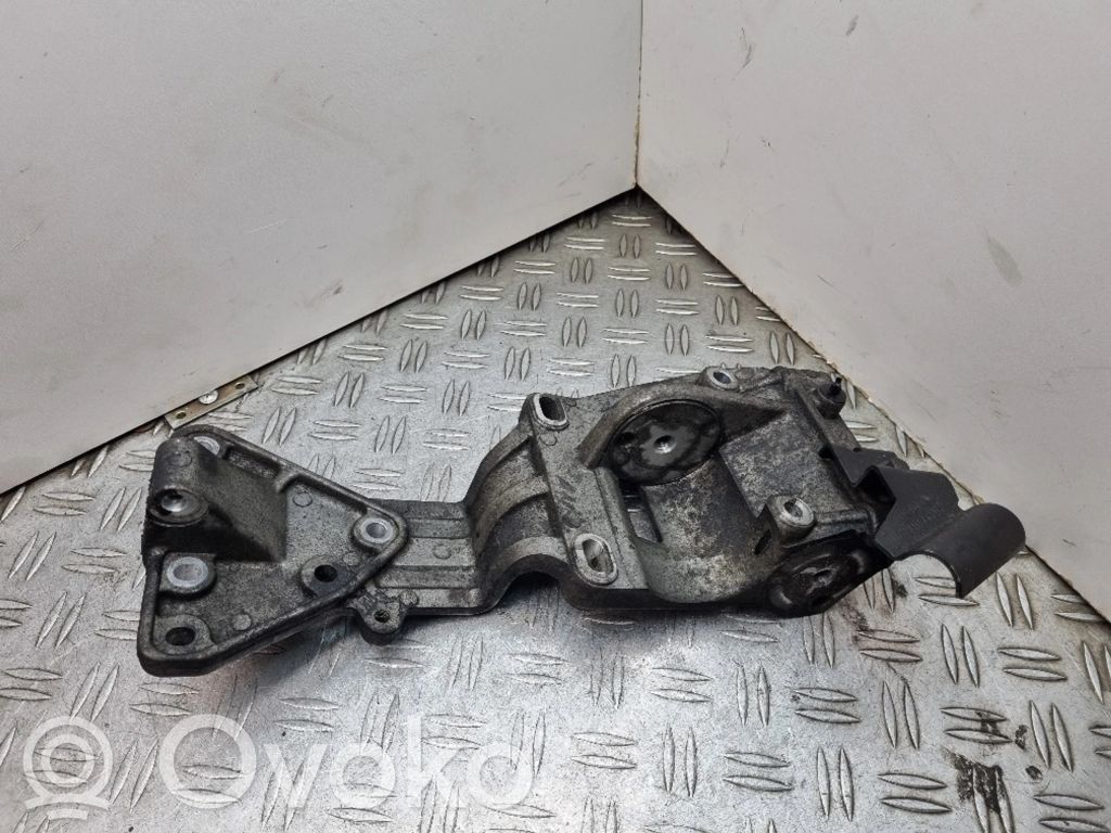 Generator/alternator bracket   30750940