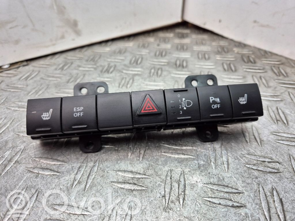 Dodge Nitro A set of switches 