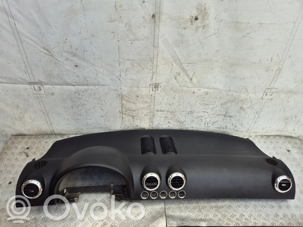 Audi TT Mk1 Panelė 