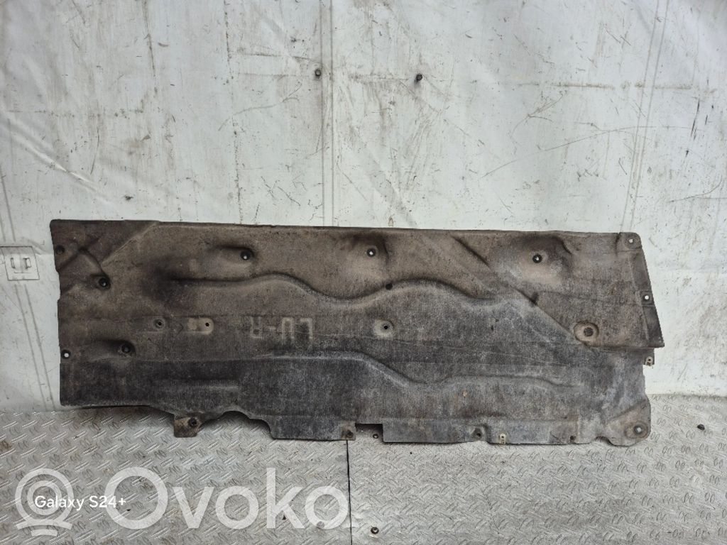 BMW 2 F45 Šoninė dugno apsauga 