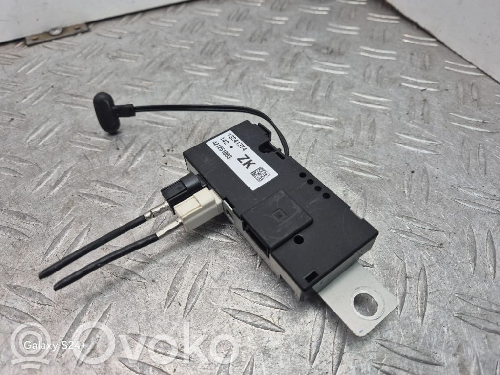 Opel Insignia A Aerial antenna amplifier 
