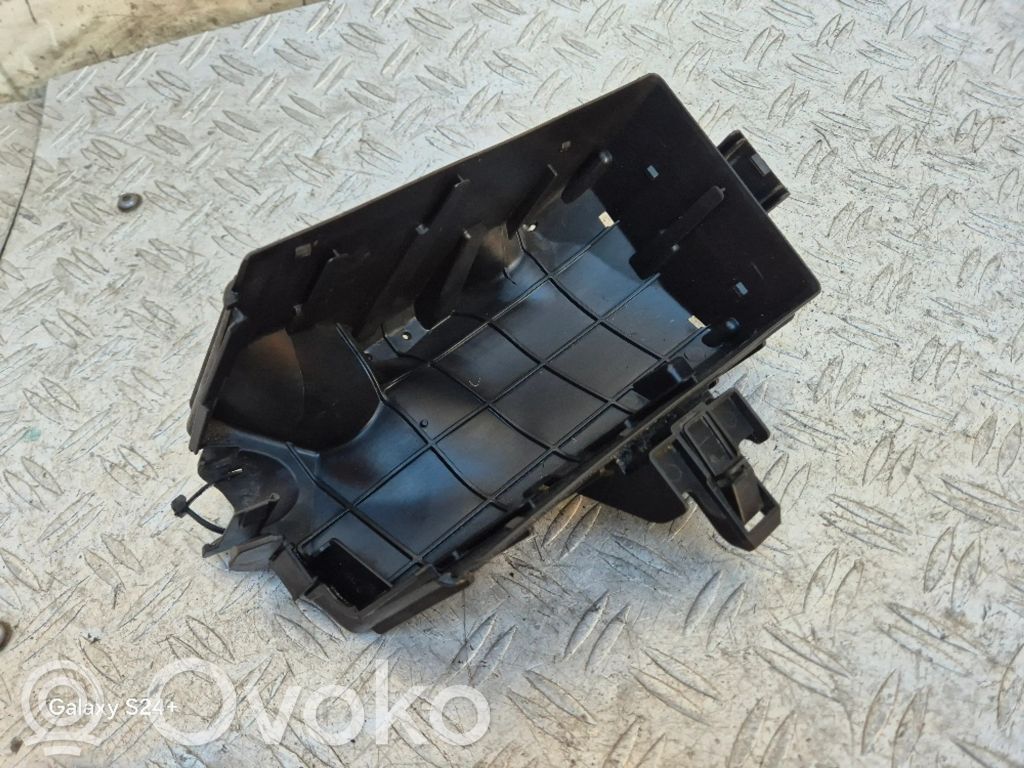 Skoda Octavia Mk3 (5E) Pokrywa skrzynki bezpieczników 