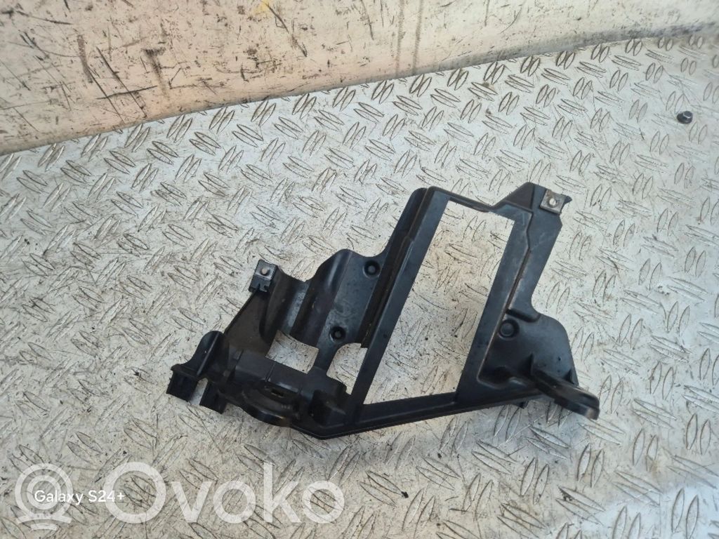 BMW X5 E53 Headlight/headlamp mounting bracket 
