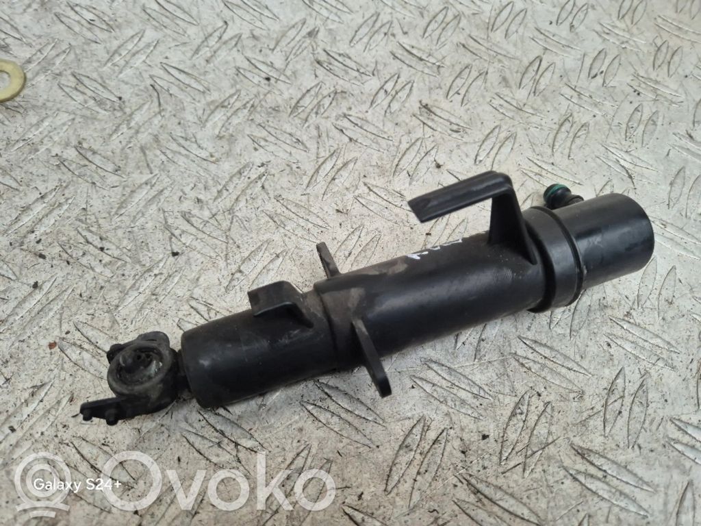 Headlight washer spray nozzle