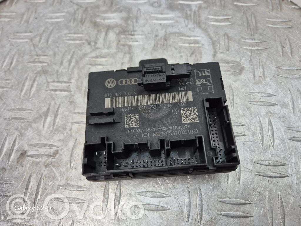 Audi A5 8T 8F Door control unit/module 