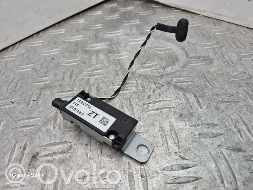 Opel Astra J Antenos stiprintuvas 
