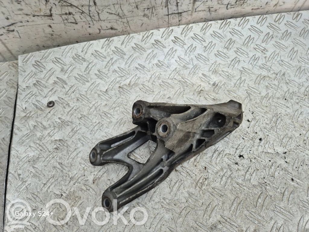 Audi A5 8T 8F Engine mounting bracket 