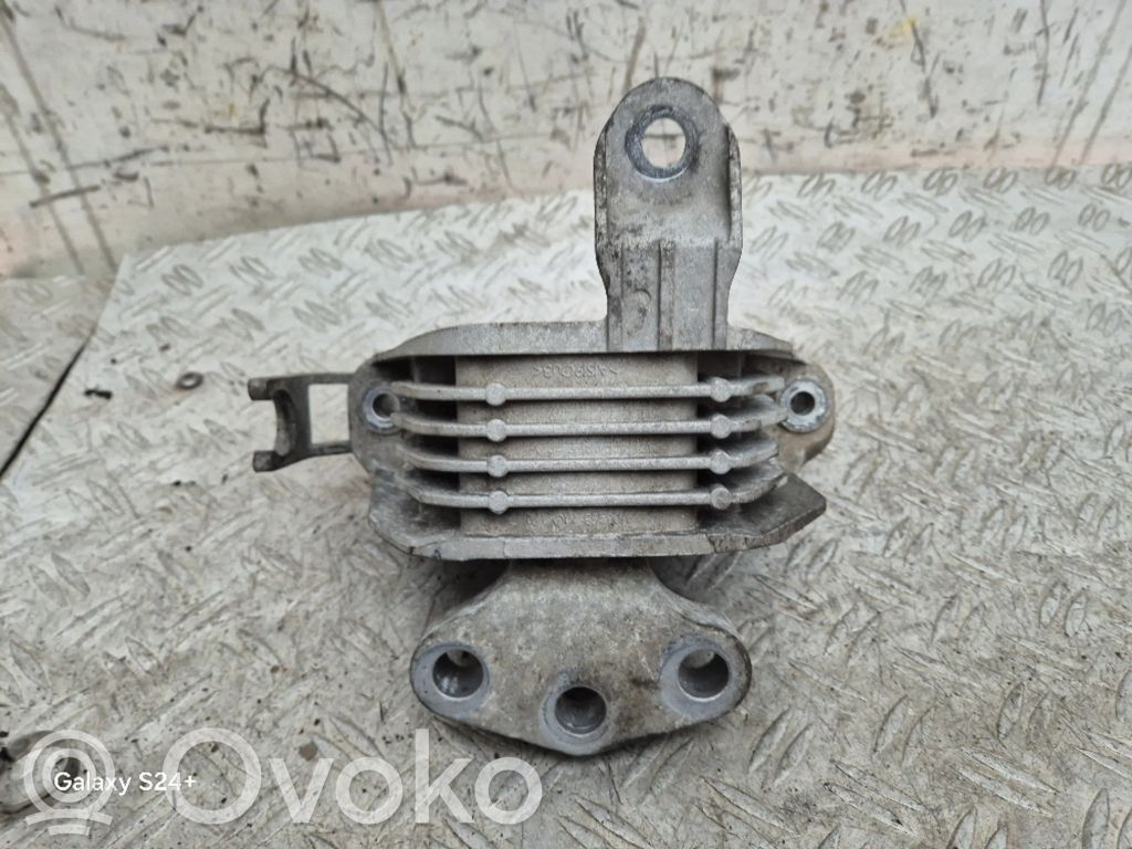 Engine mount bracket   13248479