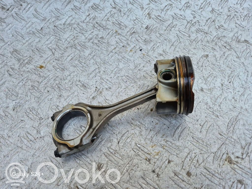 Toyota RAV 4 (XA50) Piston with connecting rod 