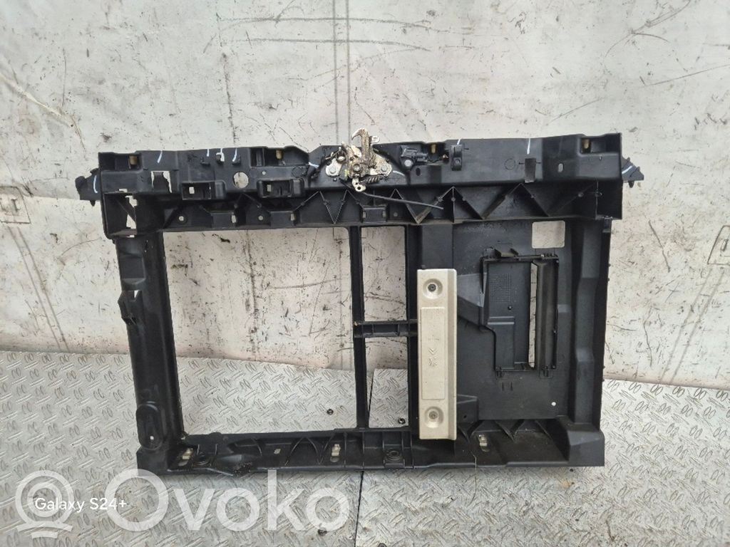 Opel Crossland X Radiatorių panelė 