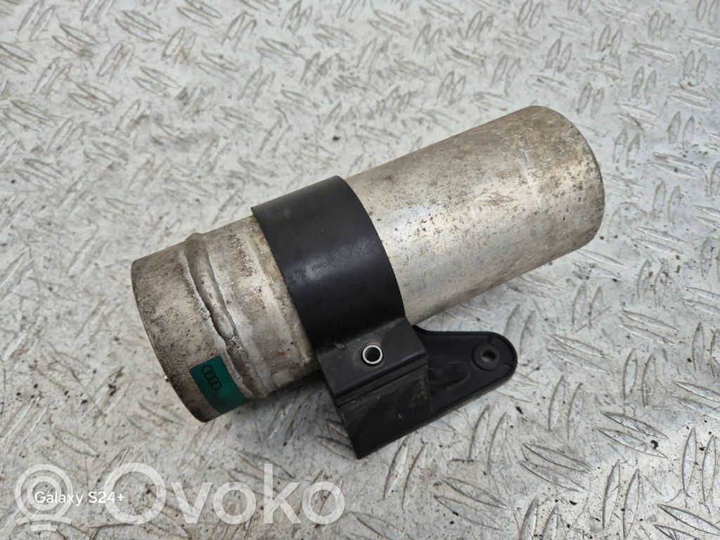 Audi A4 S4 B7 8E 8H Ilmastointilaitteen ilmankuivain (A/C) 
