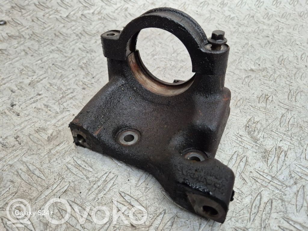 Volvo C30 Staffa del cuscinetto di supporto dell’albero di trasmissione 